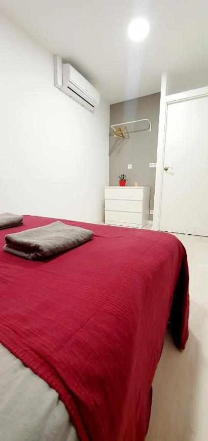 Hostal Urban Basic L'Hospitalet de Llobregat Eksteriør bilde